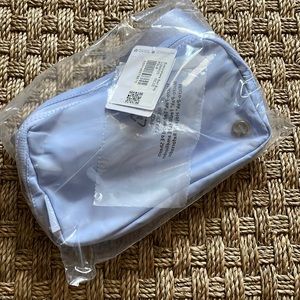 NWT Lululemon Everywhere Belt Bag in Pastel Blue